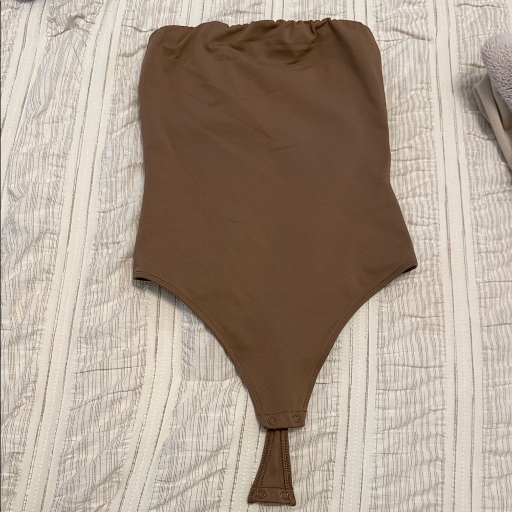 Aritzia Contour Tube Bodysuit